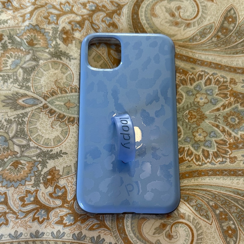 Loopy Case Light Blue Leopard-Print Phone Case with Loop Grip - iPhone 11